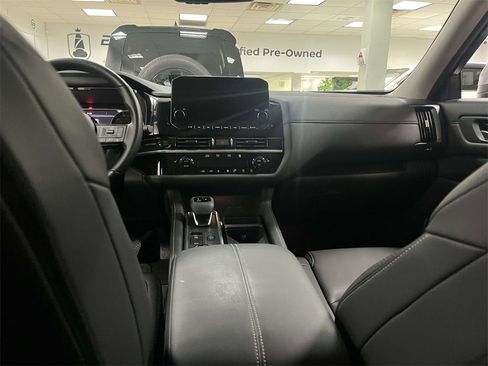 Certified 2025 Nissan Pathfinder SL image 14