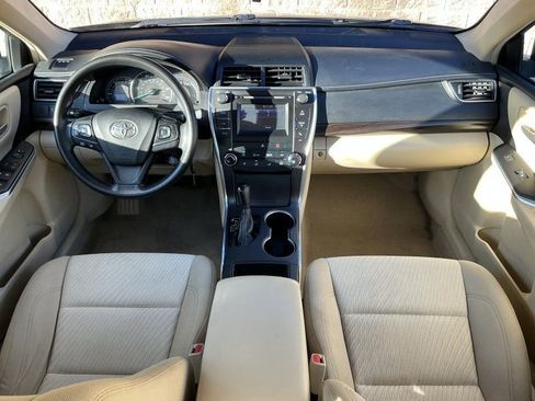Used 2015 Toyota Camry LE image 12