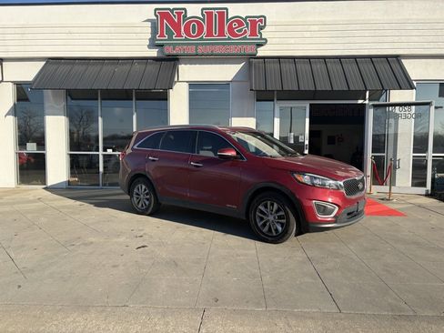 Used 2017 Kia Sorento LX image 1