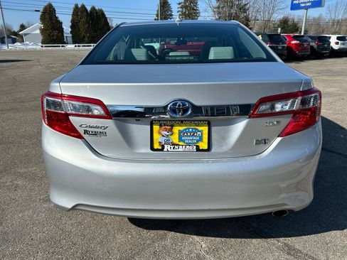 Used 2014 Toyota Camry XLE image 3
