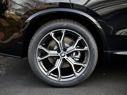 New 2026 BMW X5 xDrive40i w/ M Sport Package AWD/4WD image 6