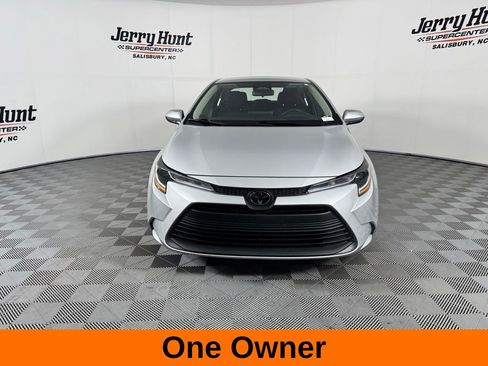 Used 2025 Toyota Corolla LE image 5