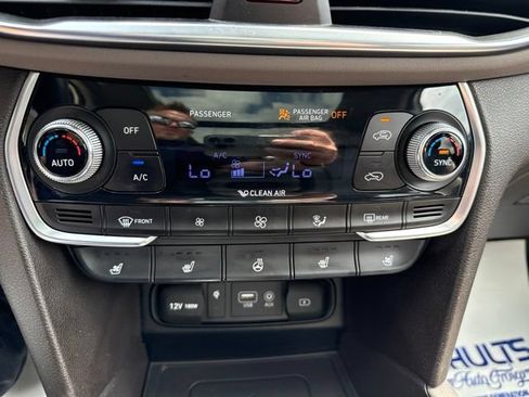 Used 2019 Hyundai Santa Fe AWD image 11