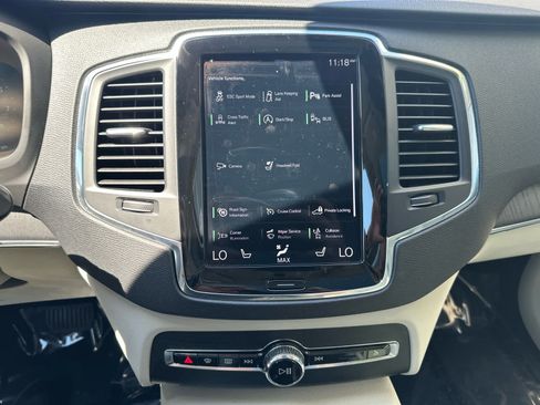 Used 2020 Volvo XC90 T6 Momentum AWD/4WD image 19
