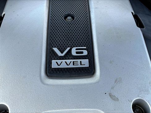 Used 2017 INFINITI Q70 3.7 AWD/4WD image 29