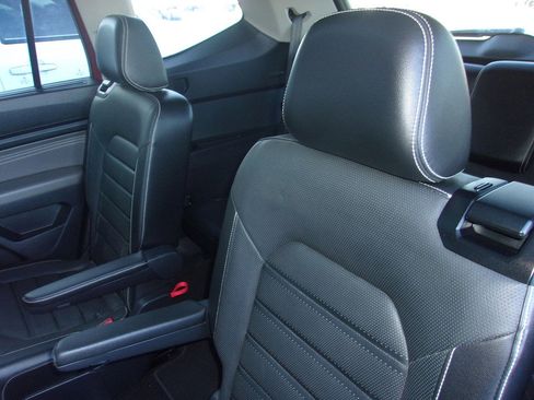 Used 2022 Volkswagen Atlas SEL Premium image 13