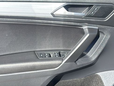 Used 2024 Volkswagen Tiguan S image 12