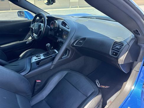 Used 2016 Chevrolet Corvette Stingray Coupe w/ Carbon Flash Badge Package RWD image 17