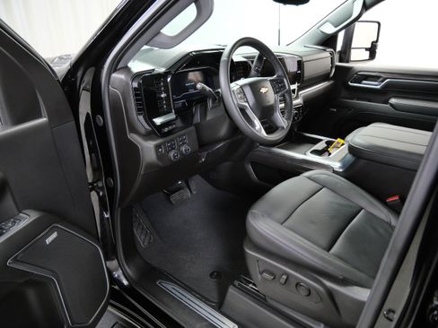 Used 2024 Chevrolet Silverado 3500 LTZ w/ LTZ Plus Package AWD/4WD image 13