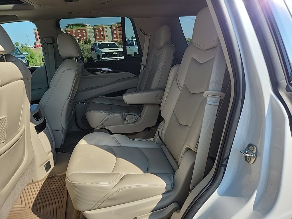 Certified 2018 Cadillac Escalade Premium Luxury AWD/4WD image 40