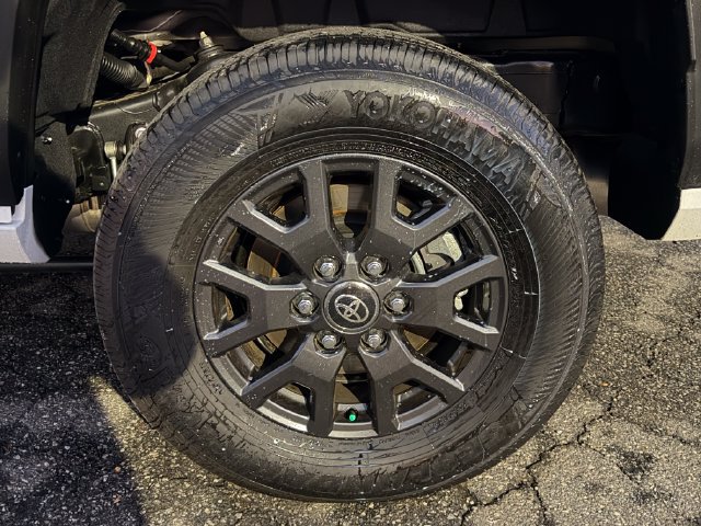 Used 2026 Toyota 4Runner SR5 AWD/4WD image 8