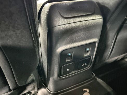 Used 2024 Ford Bronco Wildtrak image 28