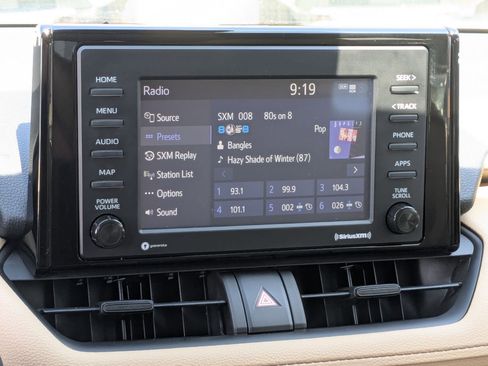 Used 2022 Toyota RAV4 LE image 19