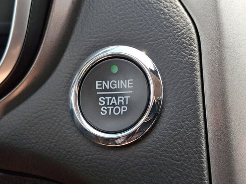 Used 2020 Ford Fusion SE FWD image 22