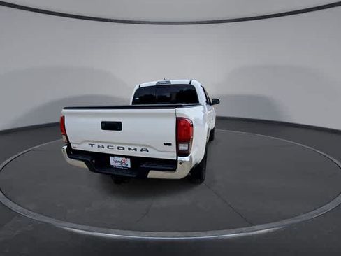 Used 2021 Toyota Tacoma SR5 RWD image 7