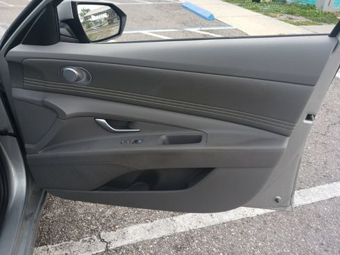 Used 2022 Hyundai Elantra SEL w/ Convenience Package FWD image 17