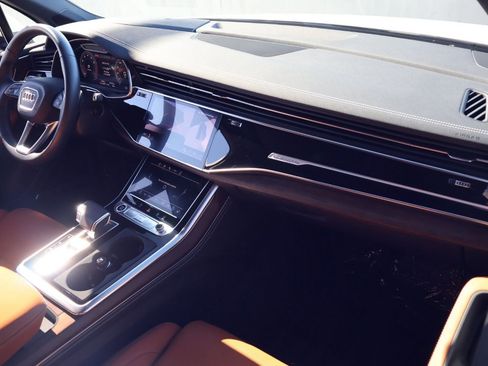 Used 2025 Audi Q7 3.0T Prestige w/ Prestige Package image 25