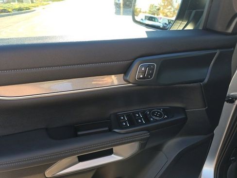 Used 2024 Ford Ranger Lariat w/ Advanced Towing Package image 12