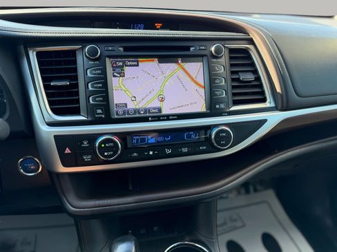 Used 2016 Toyota Highlander Limited image 34