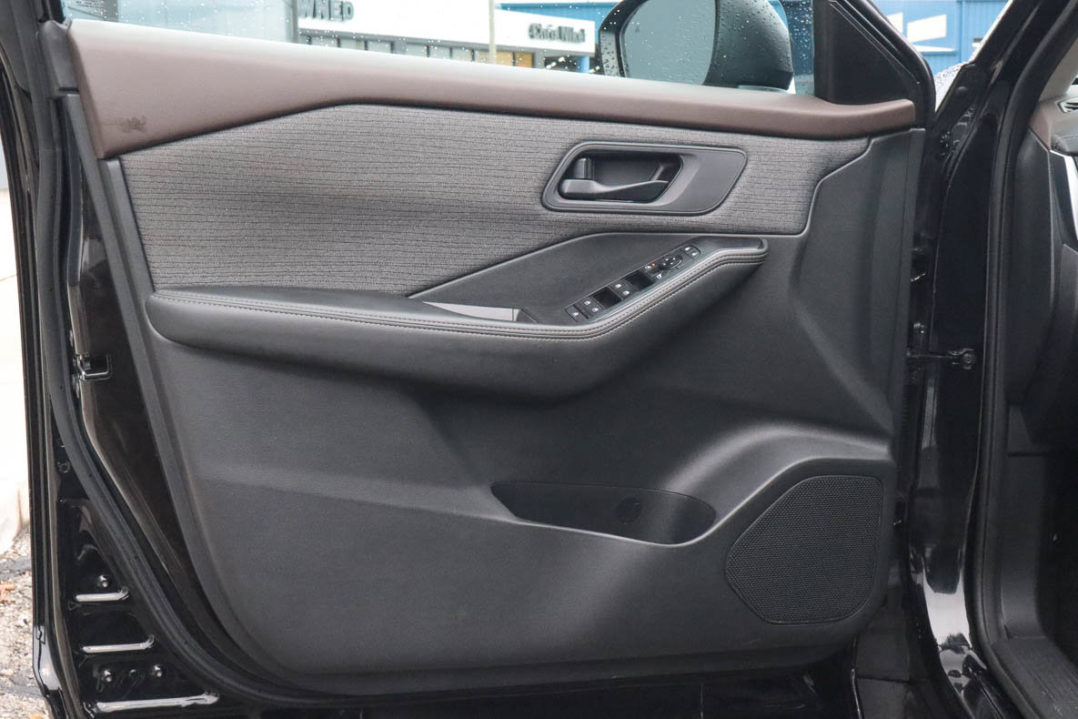 Used 2021 Nissan Rogue S FWD image 13