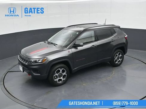 Used 2022 Jeep Compass Trailhawk w/ Trailhawk Convenience Group AWD/4WD image 47