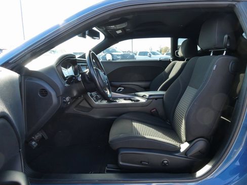 Used 2022 Dodge Challenger SXT image 18