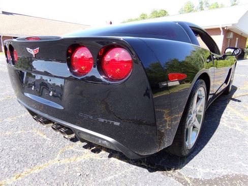 Used 2005 Chevrolet Corvette Coupe w/ Preferred Equipment Group RWD image 8