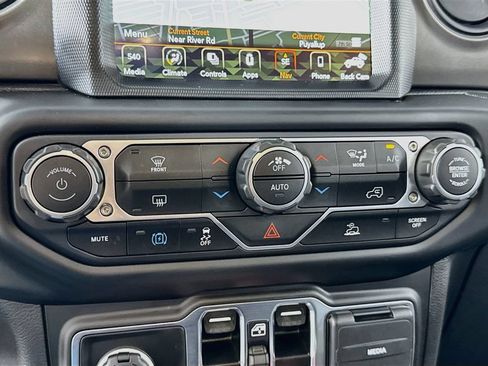 Used 2023 Jeep Wrangler Unlimited w/ 8.4" Radio Group AWD/4WD image 29