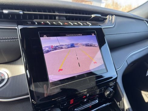 New 2025 Jeep Grand Cherokee Altitude image 22