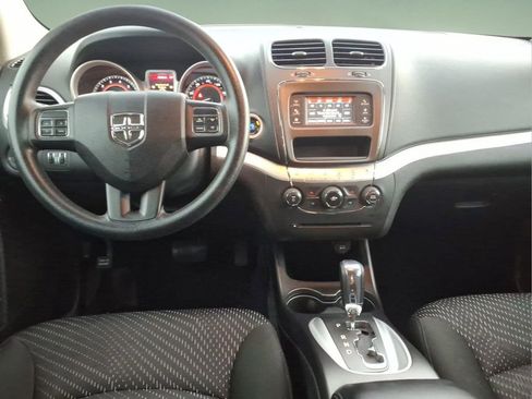 Used 2012 Dodge Journey SXT w/ Flexible Seating Group image 9