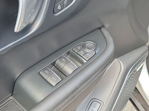 Used 2025 Buick Enclave Sport Touring w/ Power Package image 19