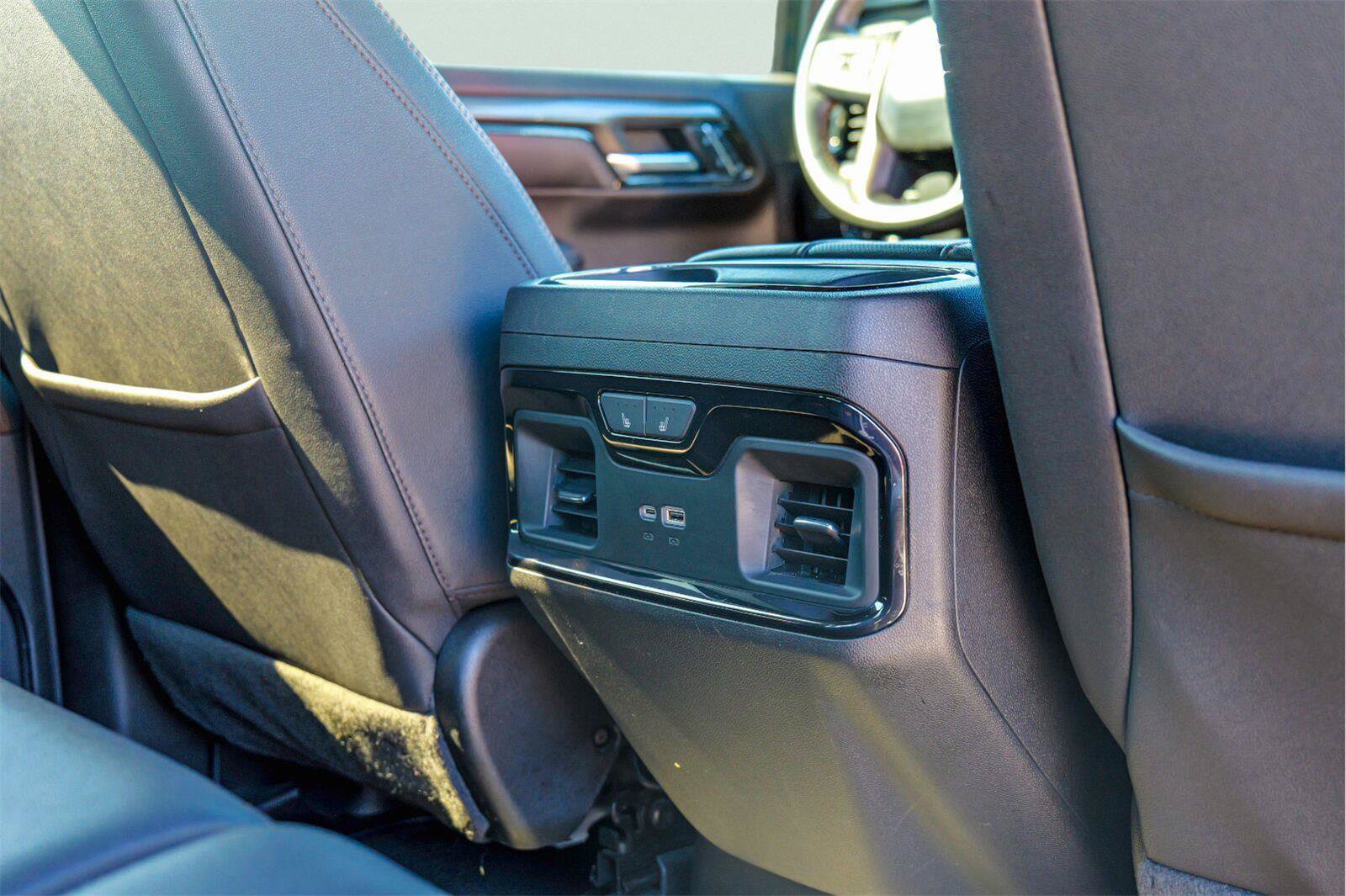 Used 2024 GMC Sierra 2500 AT4 w/ Technology Package AWD/4WD image 18