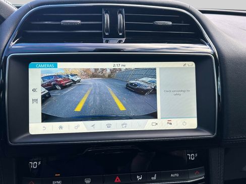 Used 2020 Jaguar F-PACE Prestige image 28