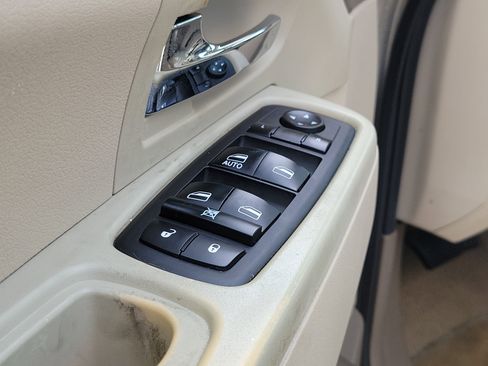 Used 2011 Jeep Liberty Sport image 15