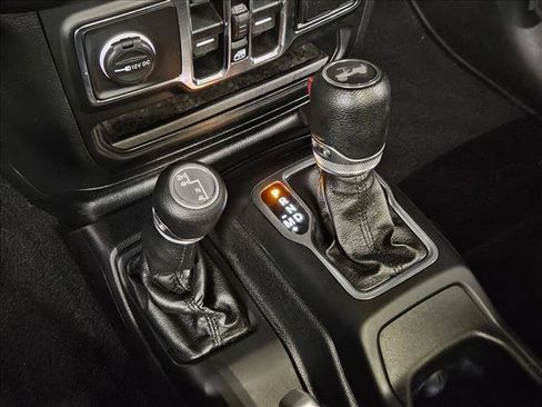 Used 2020 Jeep Wrangler Unlimited Sport AWD/4WD image 12