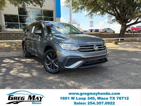 Used 2023 Volkswagen Tiguan SE FWD image 1