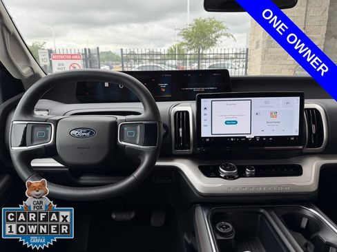 Used 2025 Ford Expedition Active AWD/4WD image 6