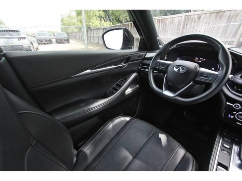 Used 2025 INFINITI QX60 Luxe w/ Black Edition FWD image 9