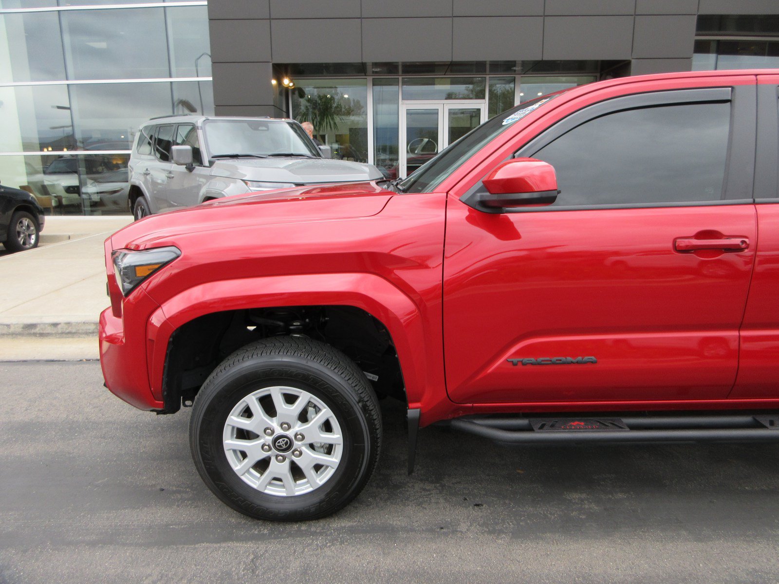 Used 2025 Toyota Tacoma SR5 AWD/4WD image 2