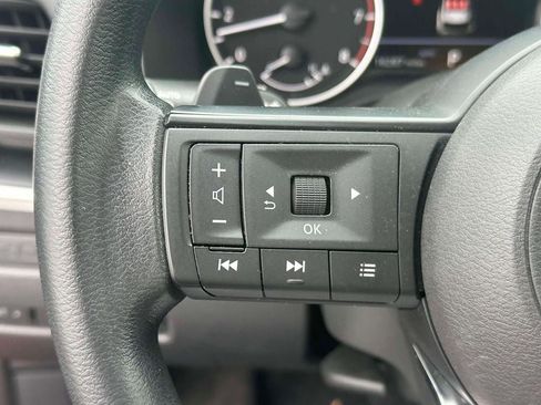 Used 2023 Nissan Rogue S AWD/4WD image 20