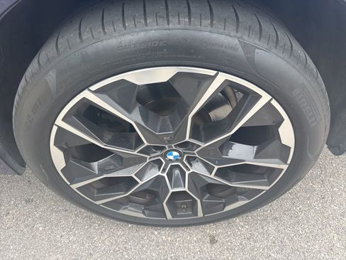 Certified 2024 BMW X7 xDrive40i w/ M Sport Package AWD/4WD image 7