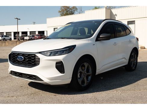 Used 2024 Ford Escape ST-Line w/ Tech Pack #1 FWD image 4