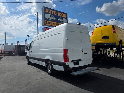 Used 2019 Mercedes-Benz Sprinter 170 image 2
