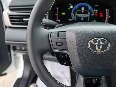 Certified 2025 Toyota Camry SE w/ Multimedia Upgrade Package image 19