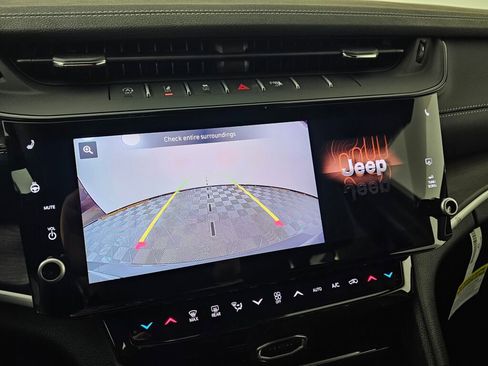 New 2026 Jeep Grand Cherokee Altitude image 28