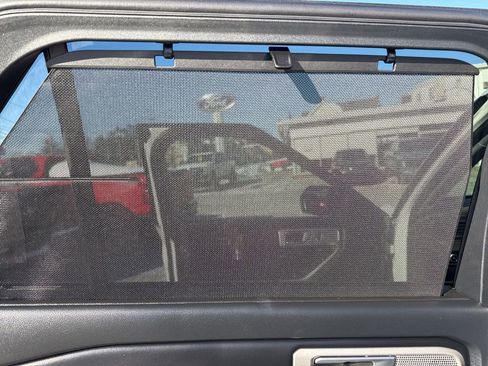 Used 2023 Ford Explorer Limited image 19