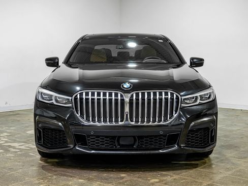 Used 2020 BMW 750i xDrive w/ Executive Package AWD/4WD image 6