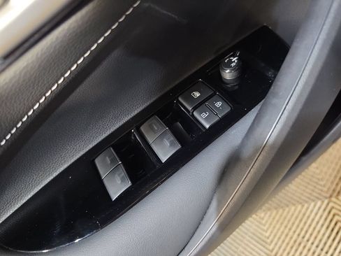 Used 2023 Toyota Corolla SE FWD image 15