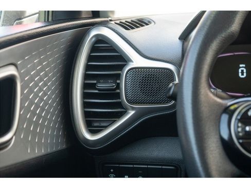 Used 2023 Kia Soul LX FWD image 10