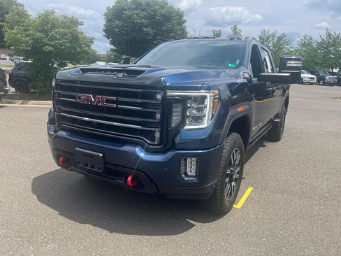 Used 2021 GMC Sierra 2500 AT4 w/ AT4 Premium Plus Package AWD/4WD image 3